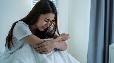 cara menghilangkan mata sembap setelah menangis