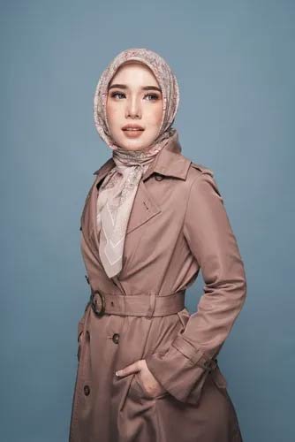 Taupe adalah warna yang cocok untuk neutral undertone