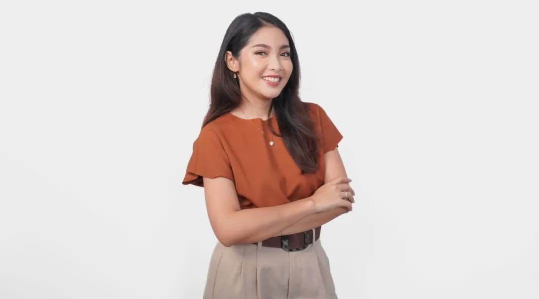 Teraktota adalah warna yang cocok untuk kulit kuning langsat