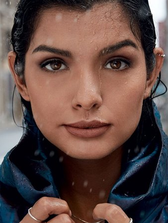 Pilihan Warna Lipstik yang Tepat dan Cara Mencerahkan Bibir yang Menghitam