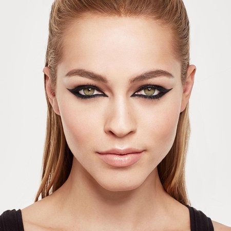 Cara Mengecilkan Bibir dengan Teknik Makeup