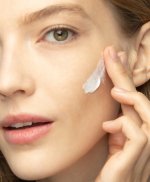 Cara Menghilangkan Bekas Luka di Wajah dengan Menyamarkannya Melalui Makeup
