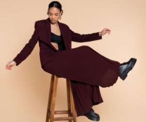 Maroon 300x250