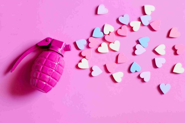 Ternyata Ini Juga Termasuk Love Bombing Cek CiriCirinya di Sini