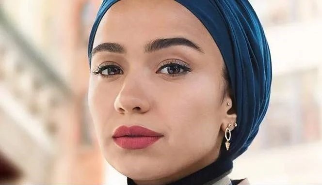 Coba 10 OOTD Hijab Simple untuk Hangout