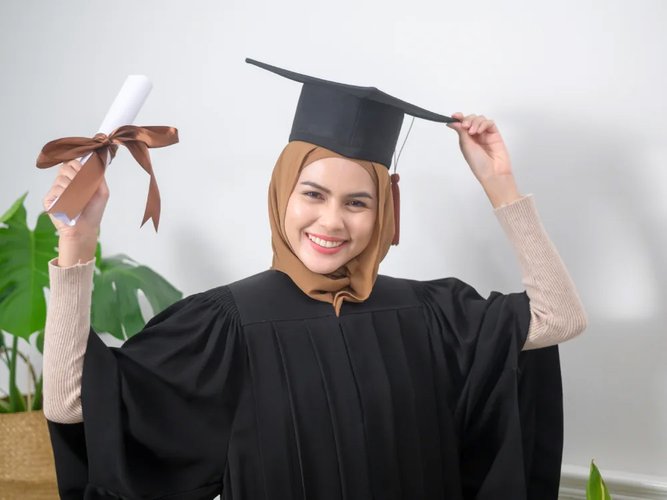 make up wisuda hijab