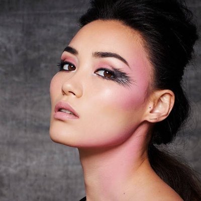 2042 Aplikasikan Lip Primer Sebelum Memakai Lipstik