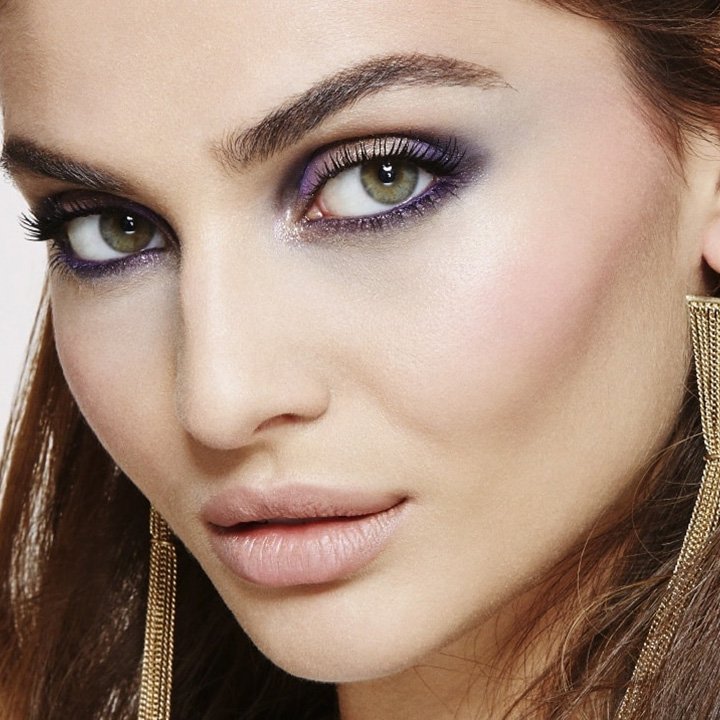 8 Tips Make Up Bold Tanpa Terasa Berat dan Terlihat Berlebihan