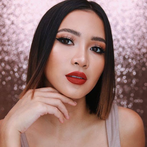 Contoh Pemakaian Eyeshadow untuk Acara Formal dan Santai